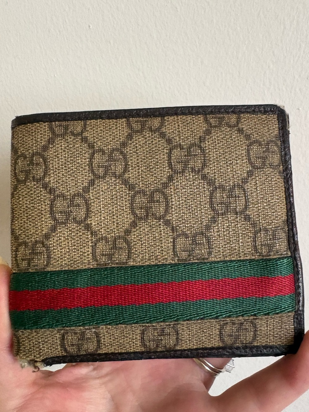 Auth Gucci GG Supreme Monogram Wallet with Green and Red Stripe unisex
